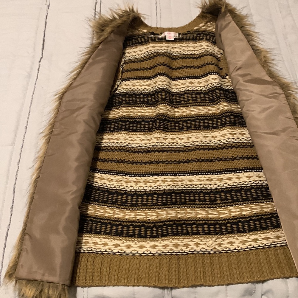 Vest - Picture 4 of 4